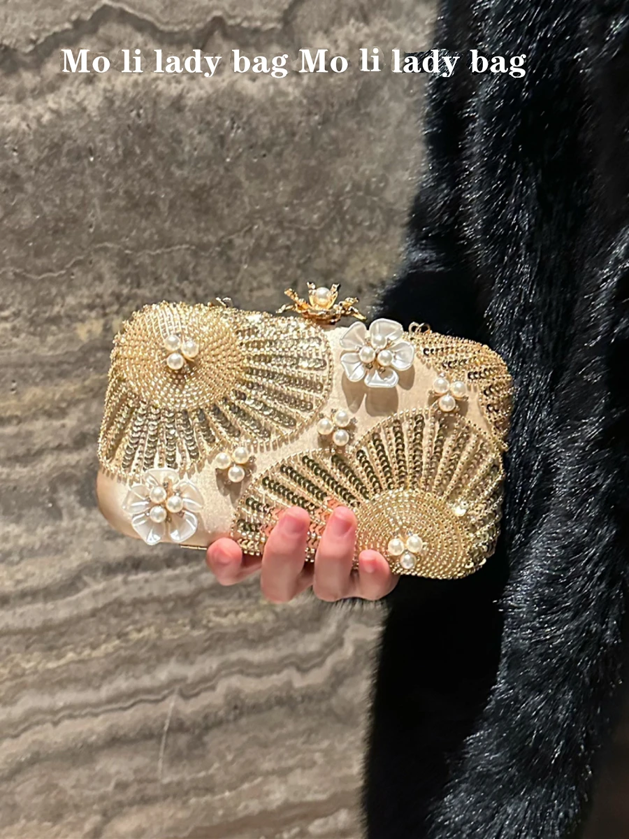 

2025 New Pearl Flower Handbag Fashion Sequin Small Square Bag Wedding Banquet Women's Bag Evening Bag Elegant Clutch Purse