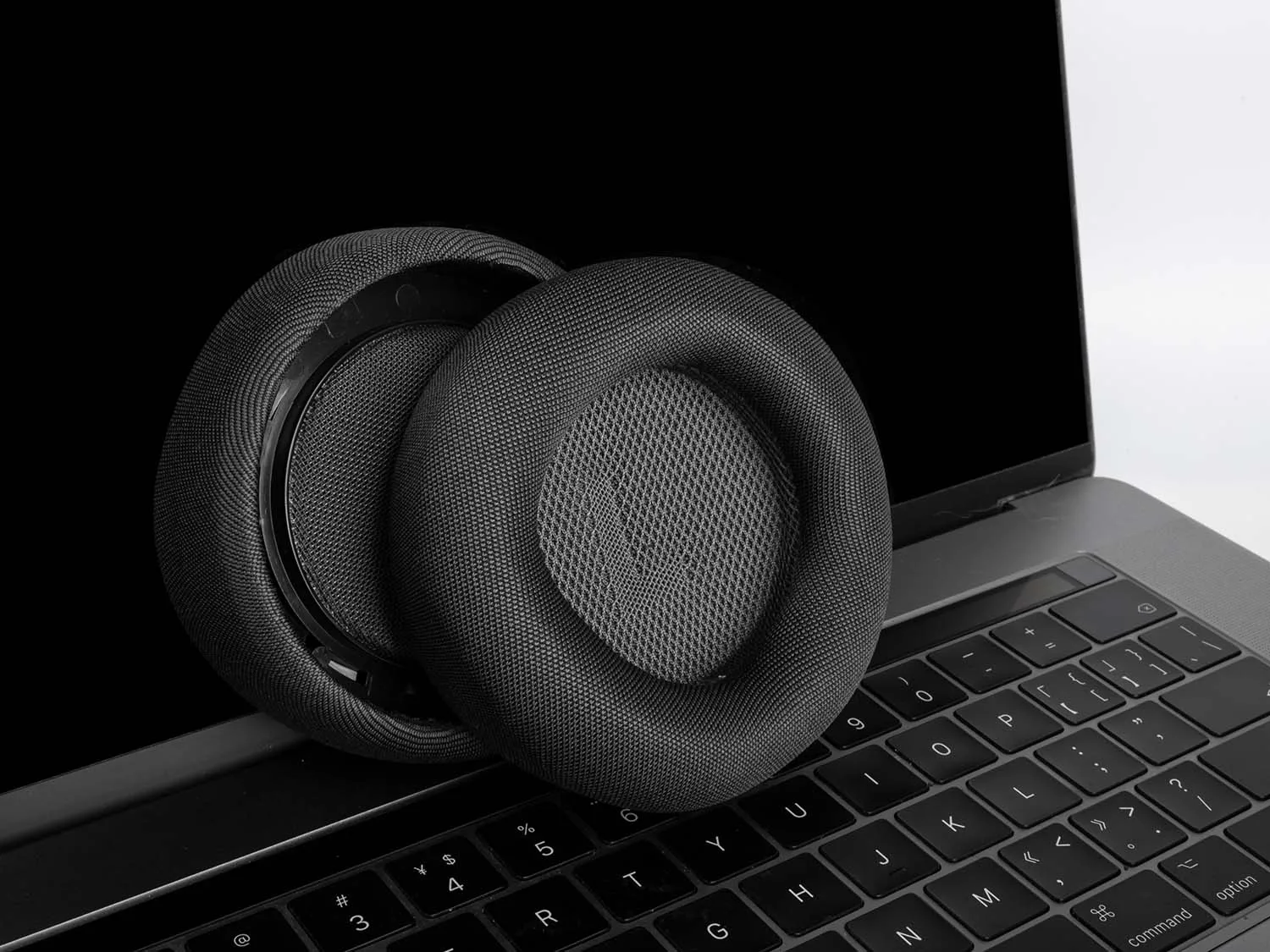 Earphone pads For Corsair Virtuoso MAX Earpads headphones Earmuffs Soft Memory Covers Sponge Protein