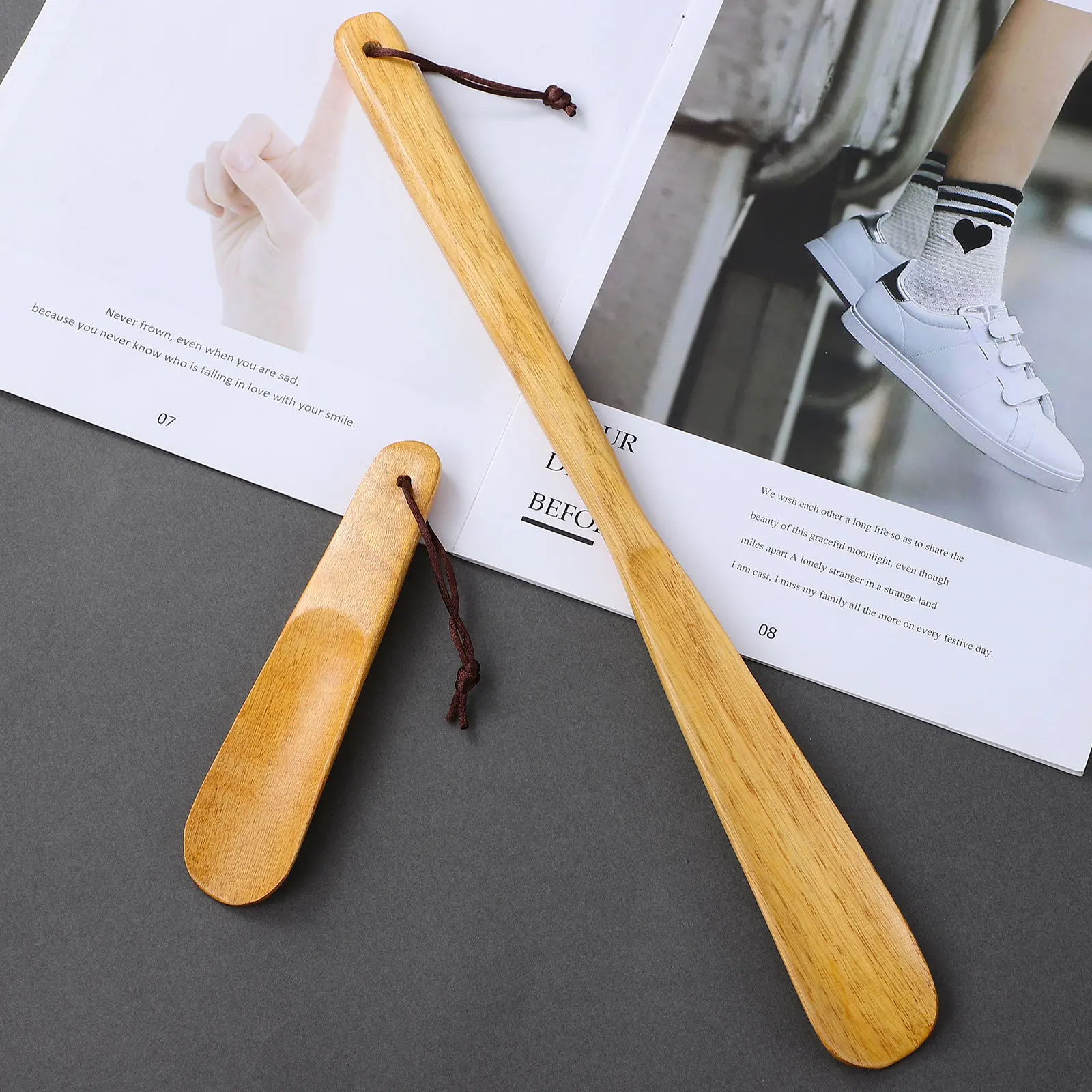 

2Pcs Wooden Shoe Horn Long and Short Handle for Men Women Elderly Kids Comfortable Shoe Helper for Boots Easy Wear Daily Use