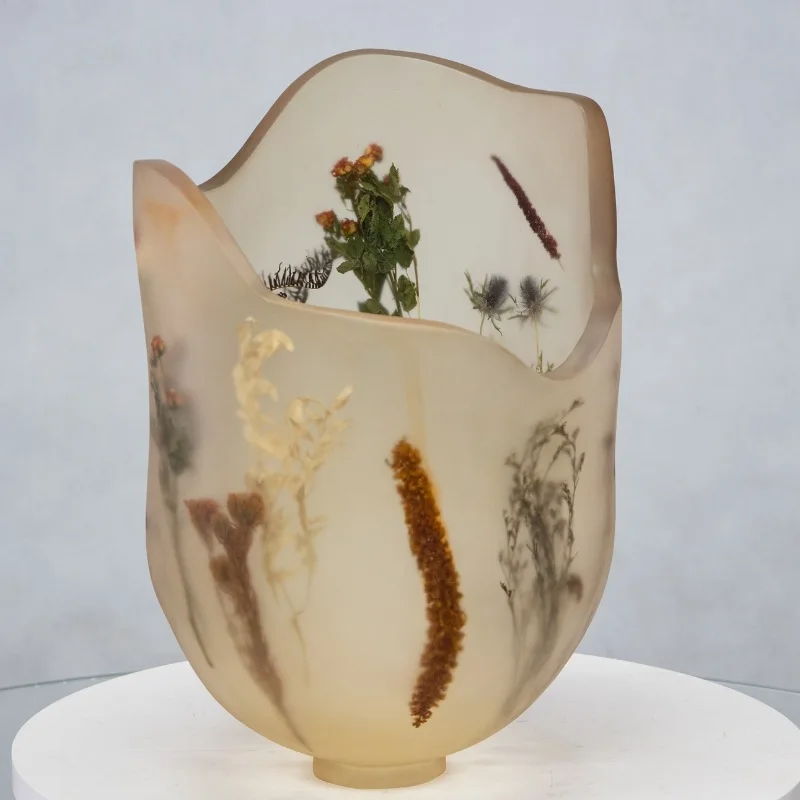 

Living room high-end ornaments transparent resin flower ware, resin handicrafts light luxury art ornaments creative home