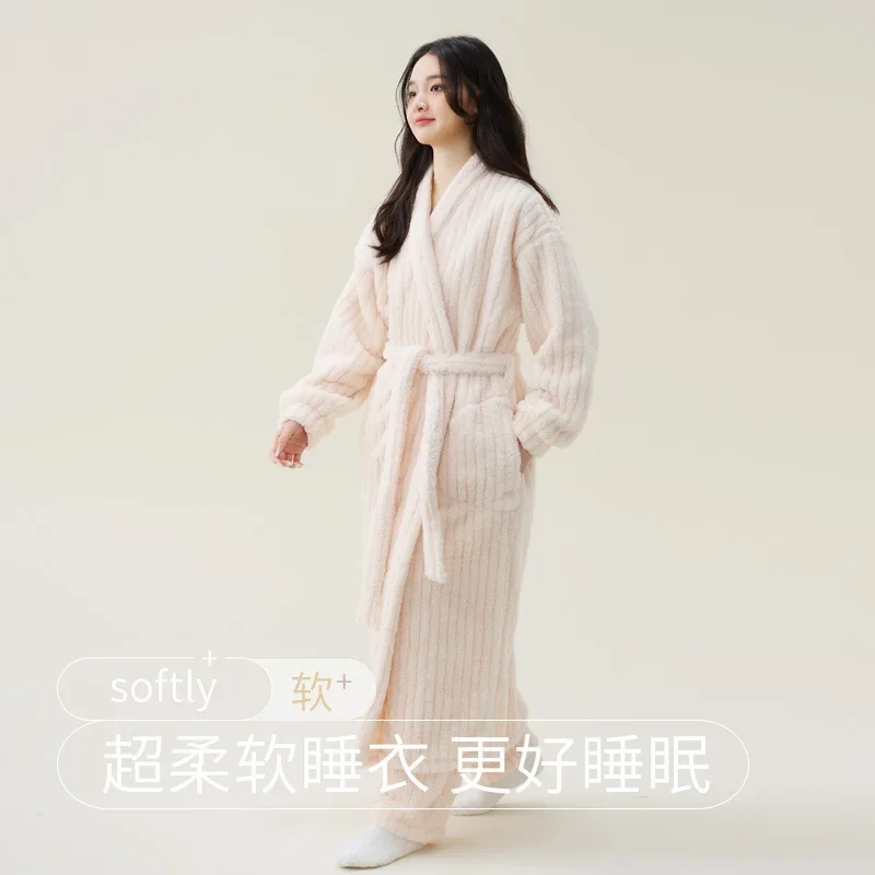 

New Coral Velvet Thickened Men's and Women's Sleepwear Pajamas Thickened Bathrobe Couple's Sleeprobe for Autumn and Winter