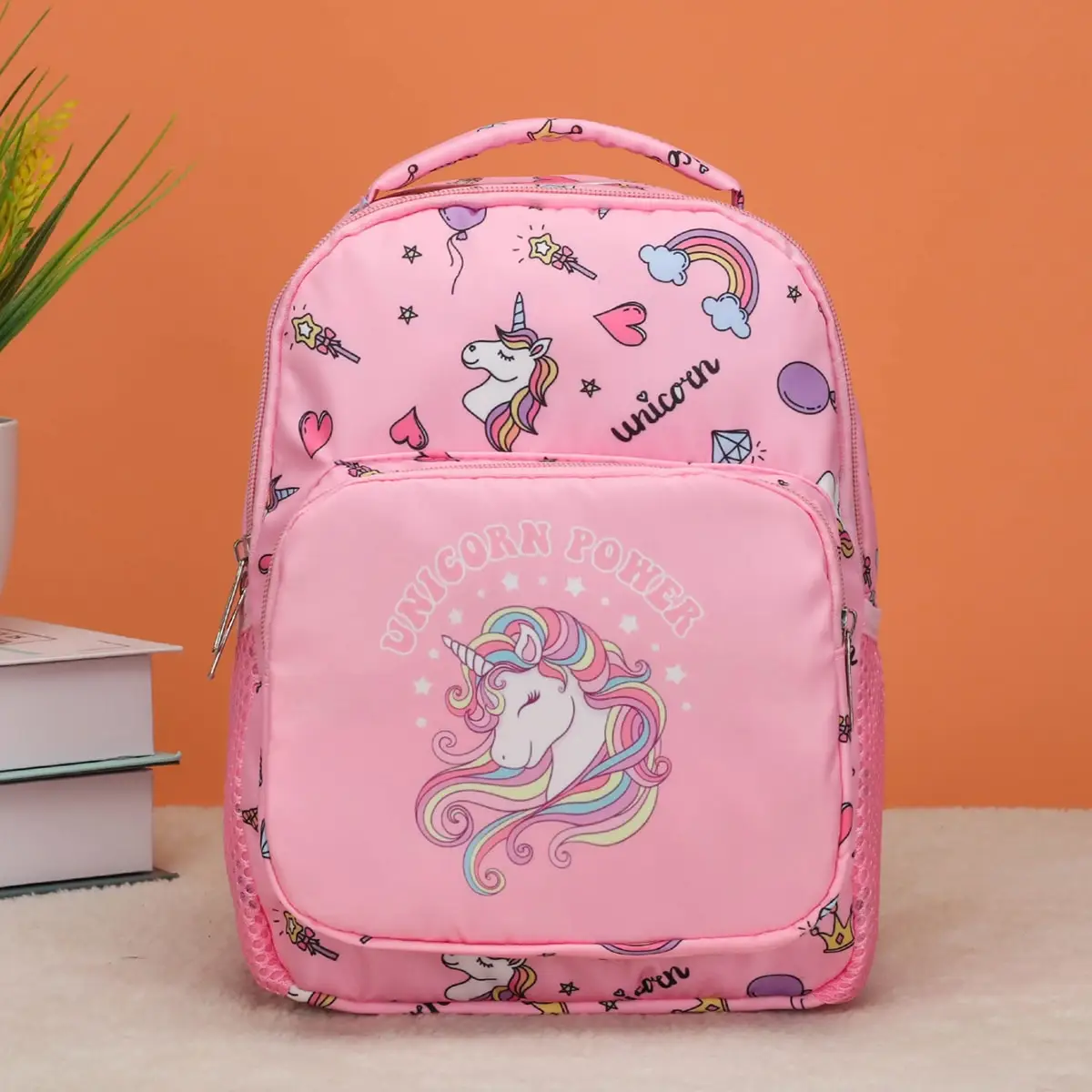 

Детский рюкзак с милым мультяшным единорогом-радугой, легкий, вместительный и складной, идеально подходит для школы и прогулок.