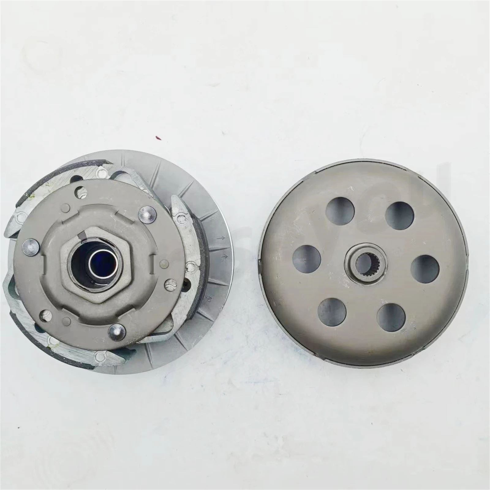 Driven Clutch Secondary Clutch Rear Pulley Clutch Assy for SYM Joymax 250 300 GTS 250 300 Citycom S 300 23010-L3D-000