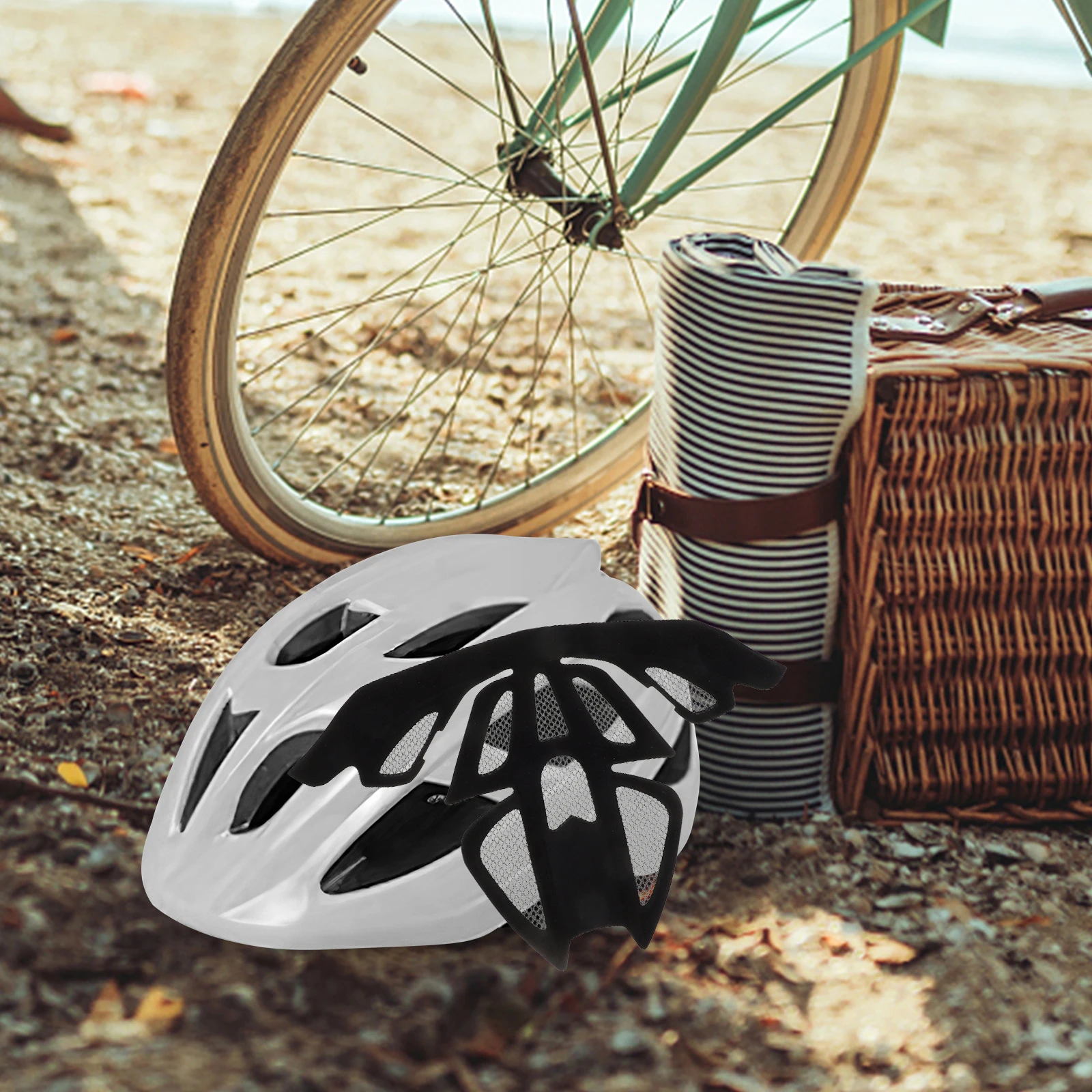 

4pcs Bicycle Padding Kit Universal Foam Pads Set Replacement Liner Cushion For Cycling Motorcycle Riding Helmets Lightweight