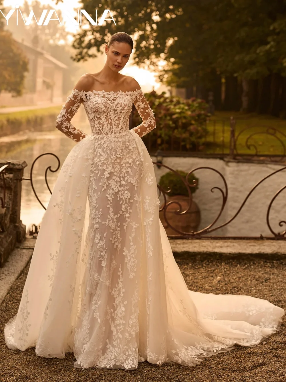 

Detachable Train Lace Appliques Wedding Dress Classic 3D Floral Strapless Bridal Gown Customized Off Shoulder Dresses For Bride