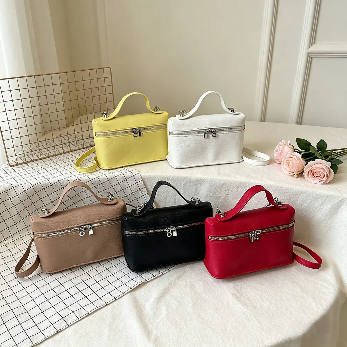 Sac carré minimaliste tendance, couleur unie, motif litchi, sac bandoulière portable, sac polyvalent pour les trajets quotidiens