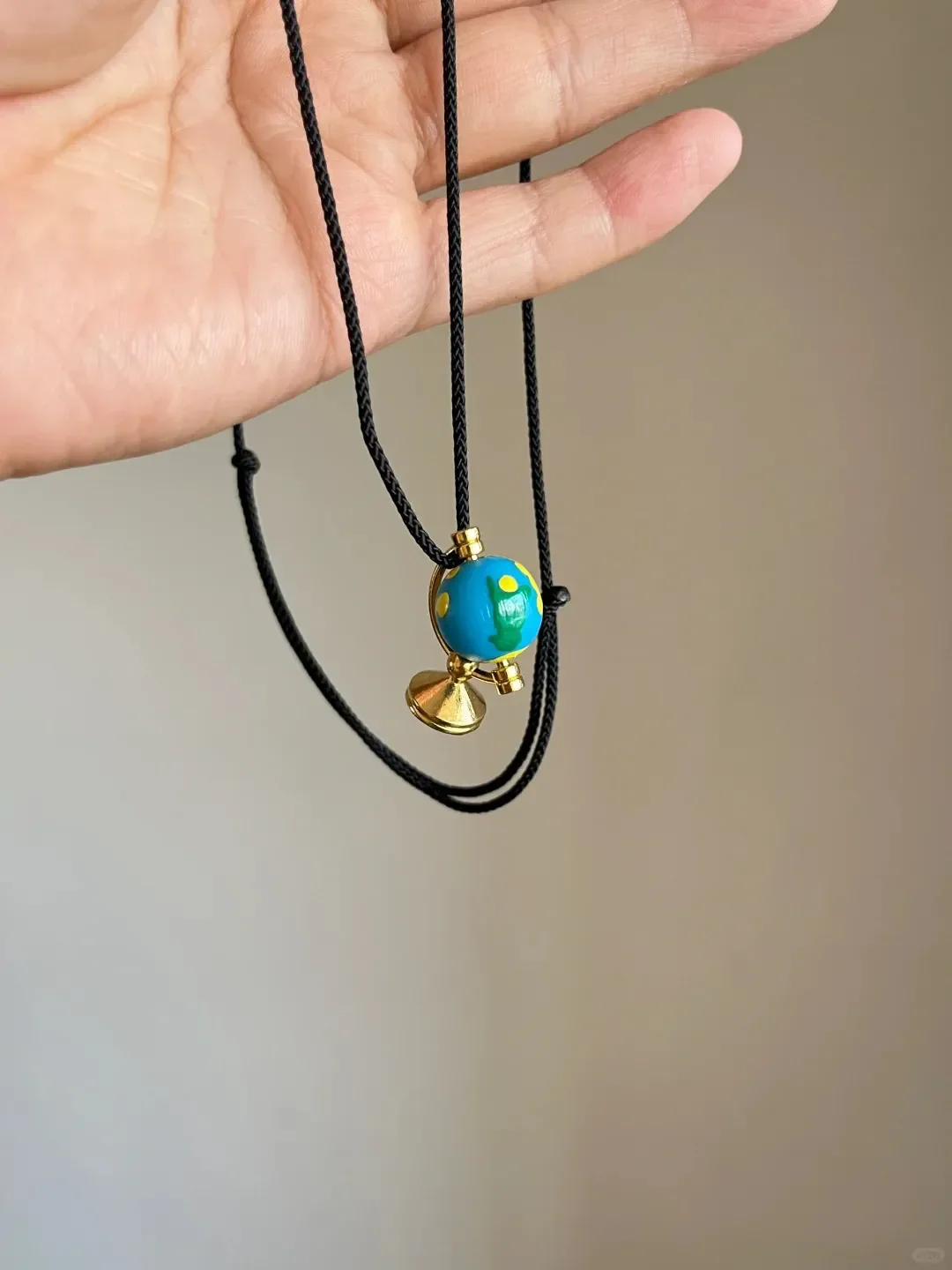 New Arrive -Drip Oil Terrestrial Globe Shape Necklace UNISEX Necklaces for People Who Love Observing Planets in The Universe