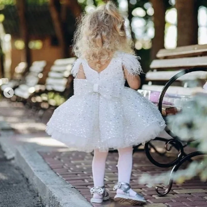 Vestido de boda de fiesta de primer cumpleaños para niña, ropa de plumas blancas con cuentas y lentejuelas, princesa bautismal, Verano