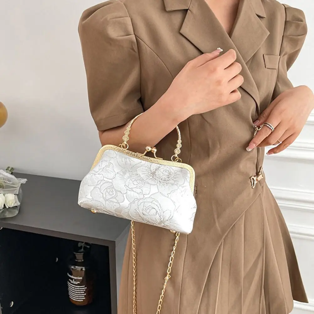 

Cheongsam Accessories Embroidery Banquet Bag Large Capacity Shoulder Bag Hanfu Handbag Wrist Bag Crossbody Bag Ladies Clutch Bag