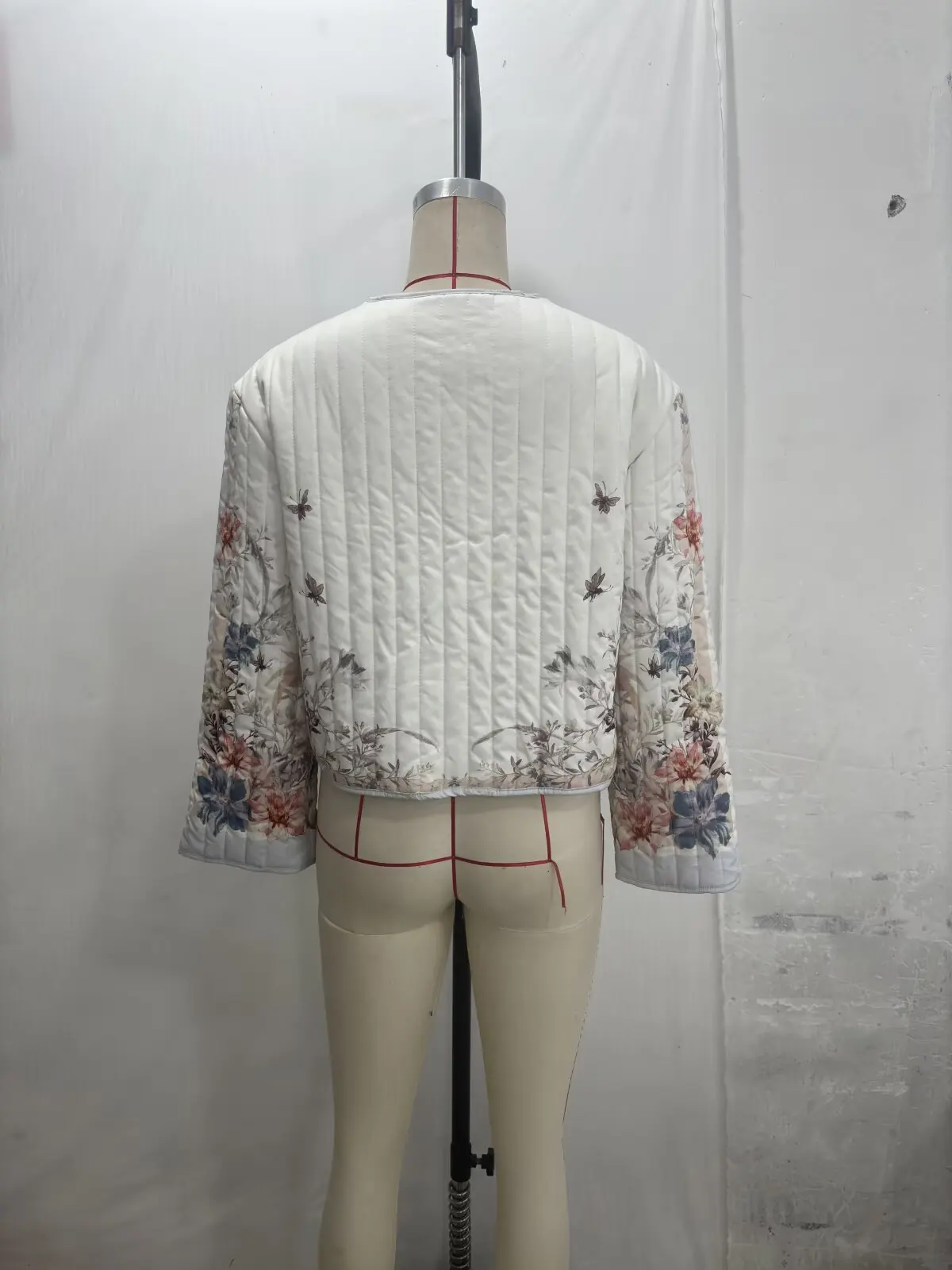 European and American style 2026 new women's simple and versatile round neck long-sleeved quilted printed positioning jacket