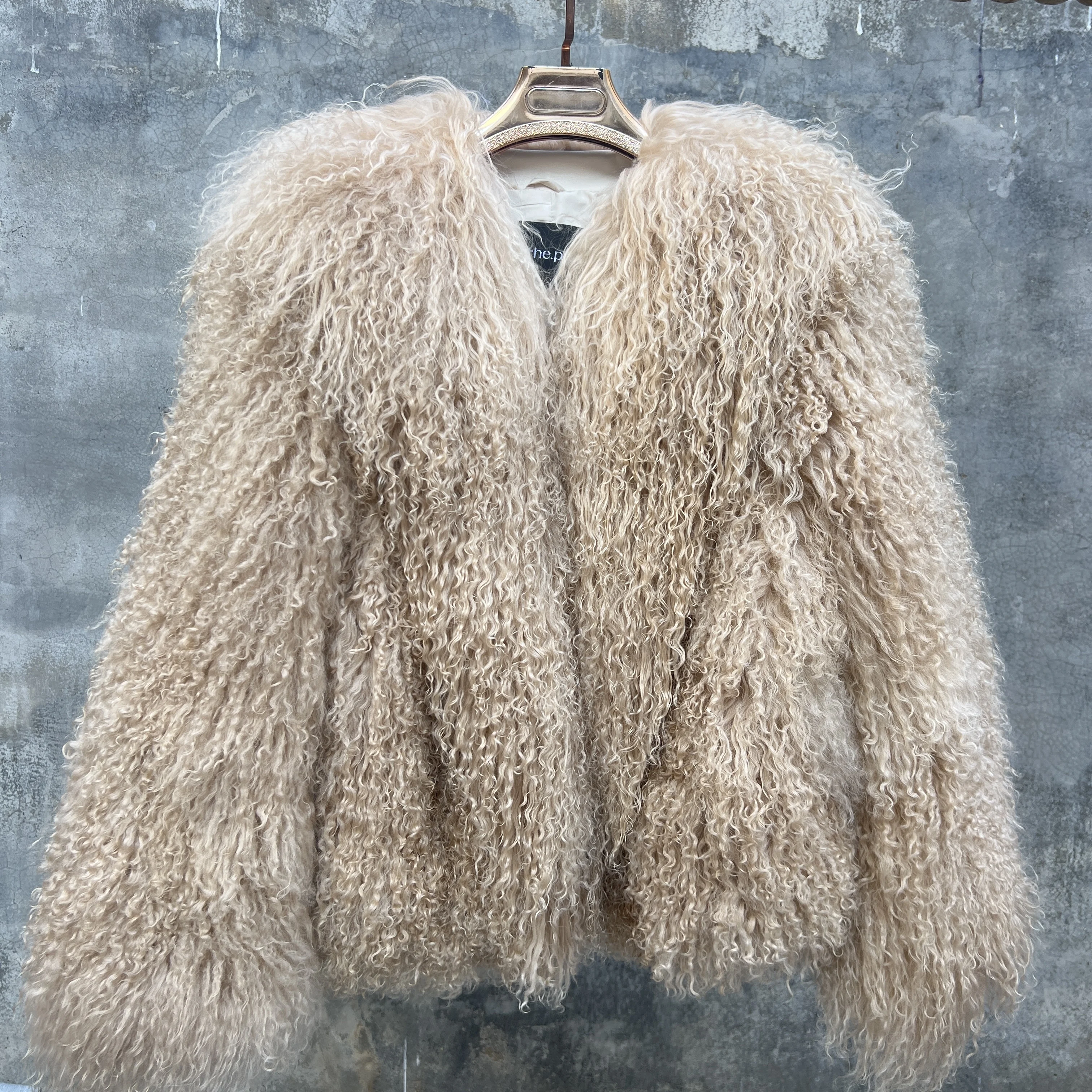 2025 Новая зимняя женская куртка из монгольского овчины с большим воротником, 100% высококачественное пальто из натурального меха, женское зимнее теплое пальто