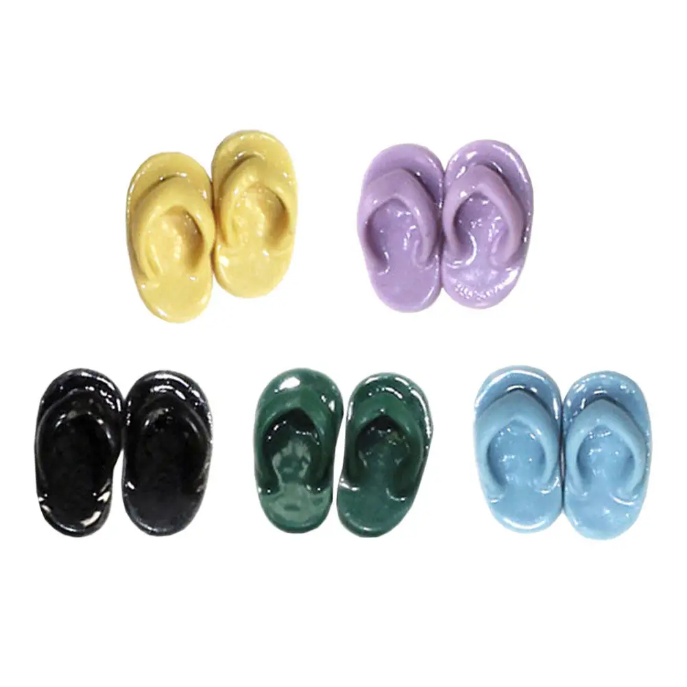 

5Pcs Miniature Slipper Break Resistant Resin Decoration Small House Scene Props for Simulation Shoes Dollhouse Adornments
