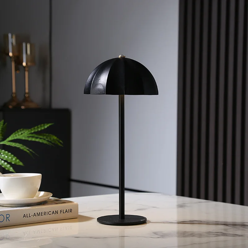 Bonita lámpara de mesa moderna, luz nocturna con forma de seta, lámpara de noche recargable, accesorio de iluminación de ambiente