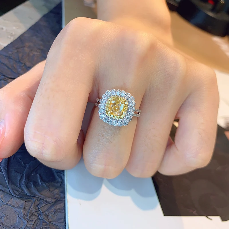 LUOWEND 100% 18K White Gold Rings Luxury Palace Style Real Natural Yellow Diamond Cocktail Ring for Women Senior Banquet