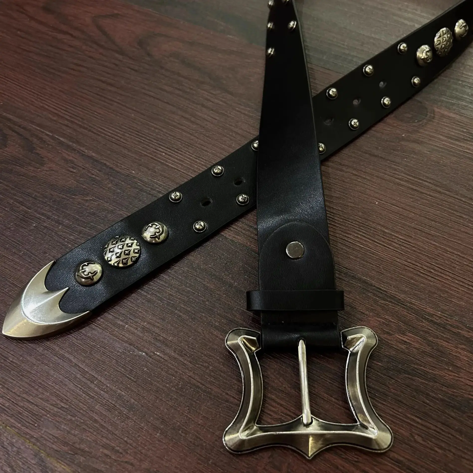 男性女性のヴィンテージリベットブラック-pu-レザーパンクコルセット女性カマーバンドコートウエストバンドドレスデコレーションワイドベルト-j1811