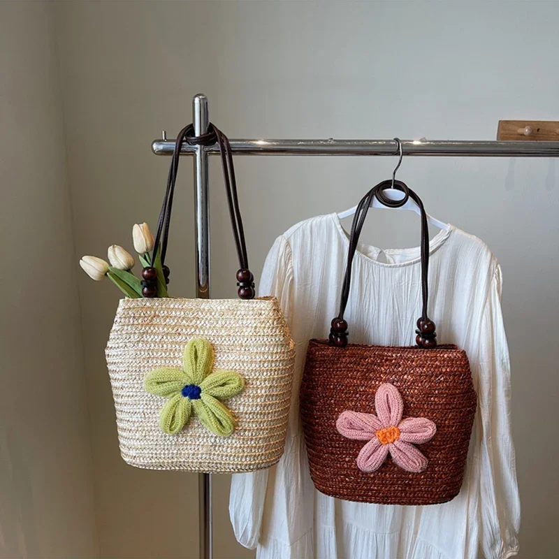 

Summer Handmade Woven Underarm Bag For Women New Trendy Fashion Appliques Handbag Shoulder Bag Beach Vacation Straw Woven Bag