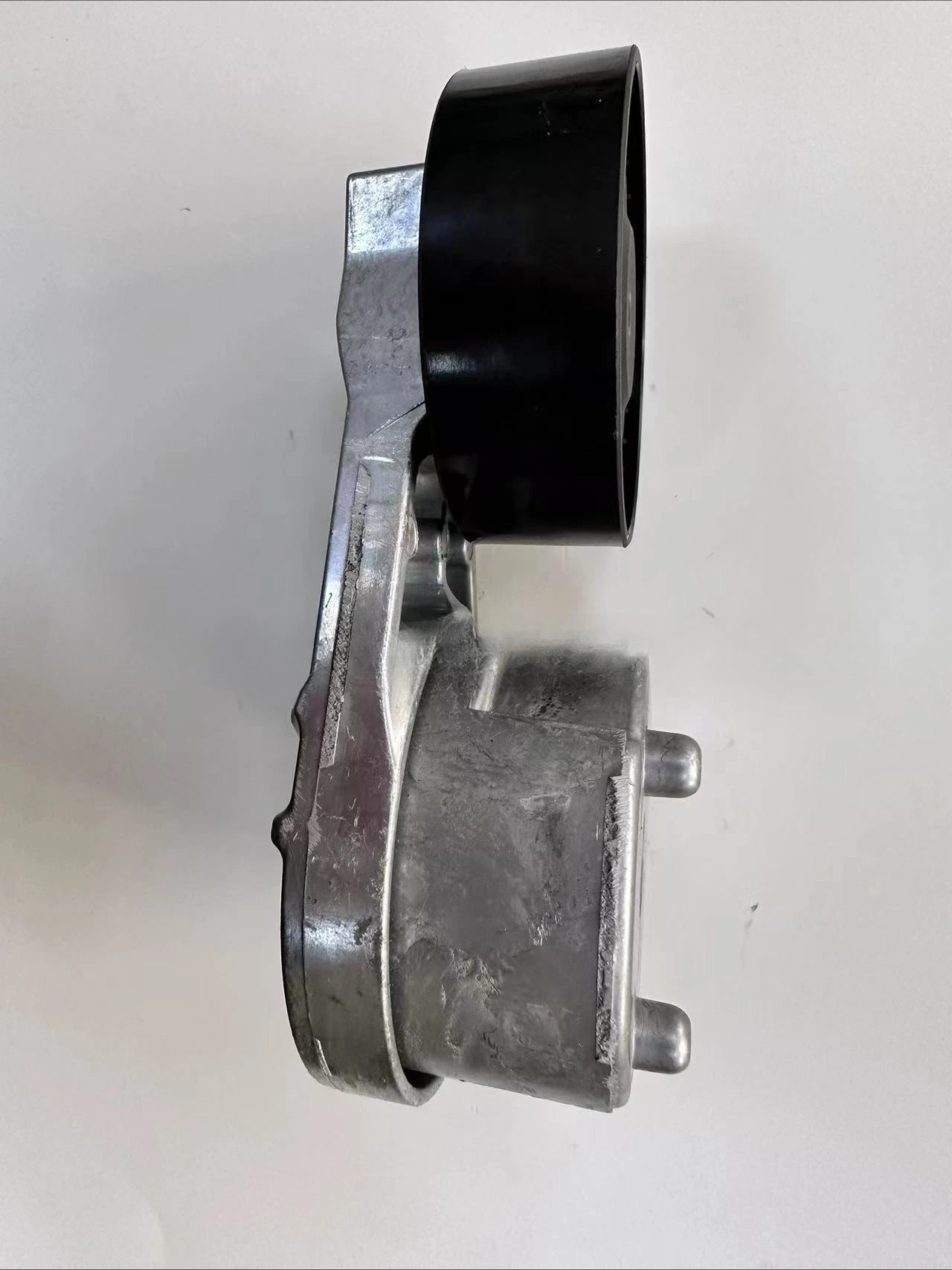 LR010756 LR035546 LR0710 Alternator Belt Tensioner For Land Rover Engine Replacement Tension Wheel