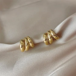 Mini C-shape Claw Stud Earrings for Women Gold Color Metal Three-layers Curved Small Earrings Simple Design Female Earrings