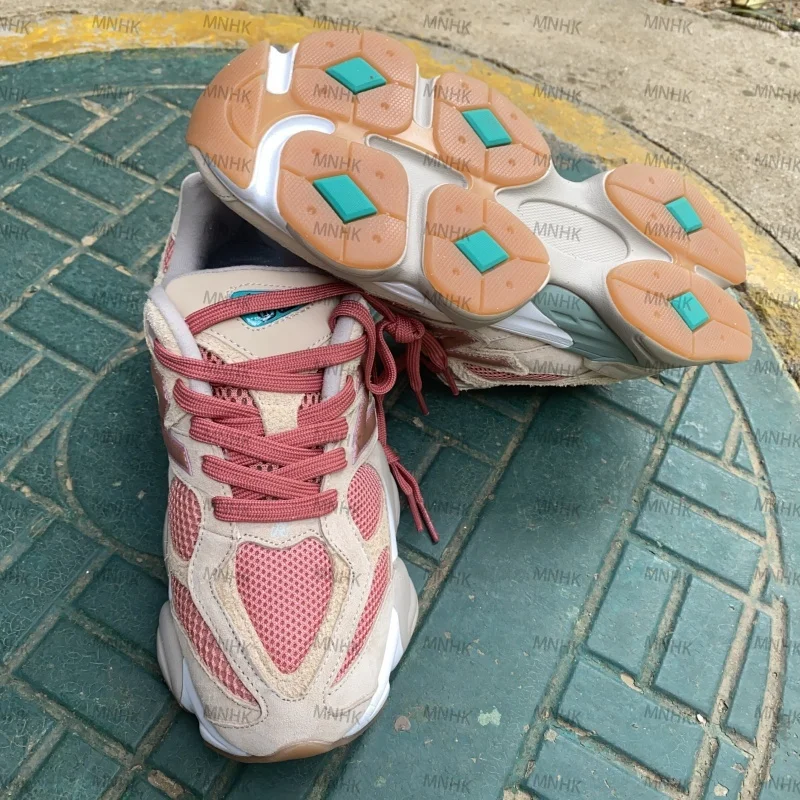 

Модные туфли серии N модели 9060, которые могут нелегко создают модный образ как в доме, так и в особу.