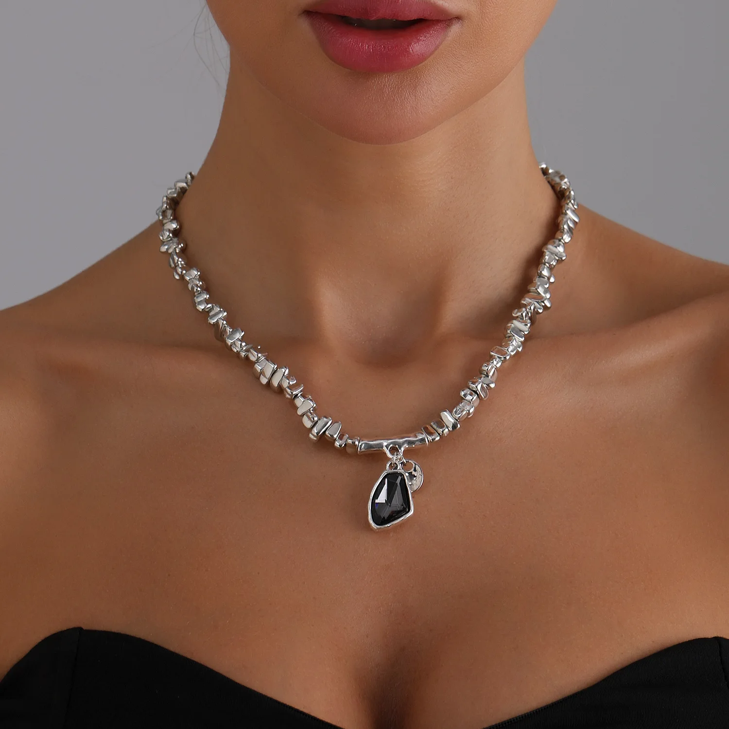 

Fashion Irregular Black Faceted Zircon Pendant Necklace & Bracelet for Women Elegant Metal Beaded Choker Bracelet Jewelry Gift