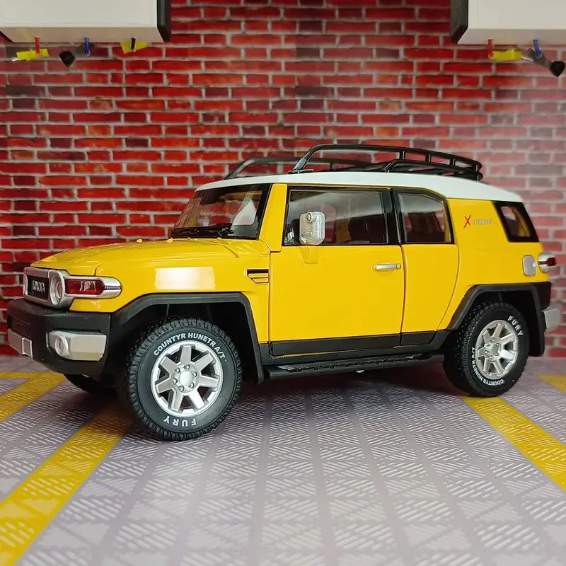 

1:24 FJ Off Road Alloy Car Model Openable Doors Shock Absorber Pull Back Sound Light Realistic SUV Styling Decor Gift For Boys