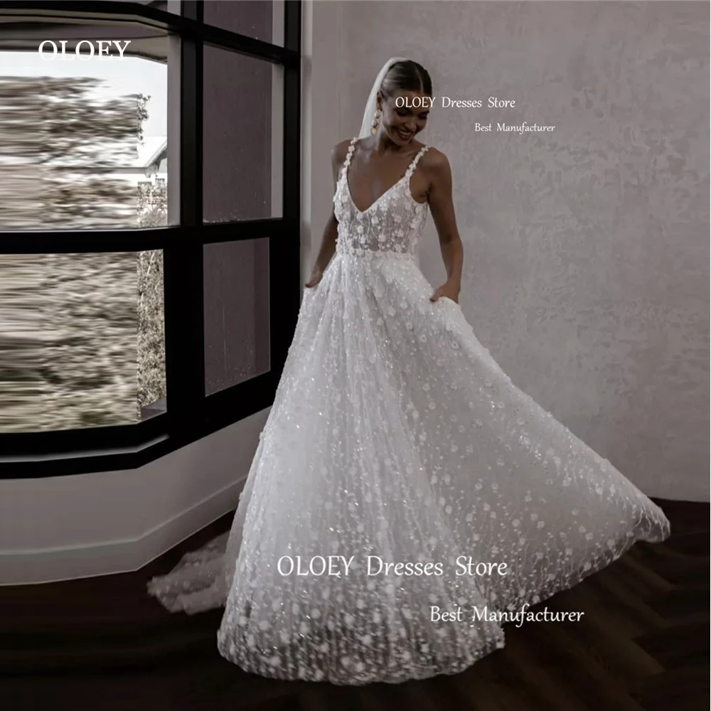 

OLOEY Elegant Full Lace Flowers Glitter Wedding Dresses Straps V Neck Sweep Train Garden Country Bridal Gowns With Free Veil