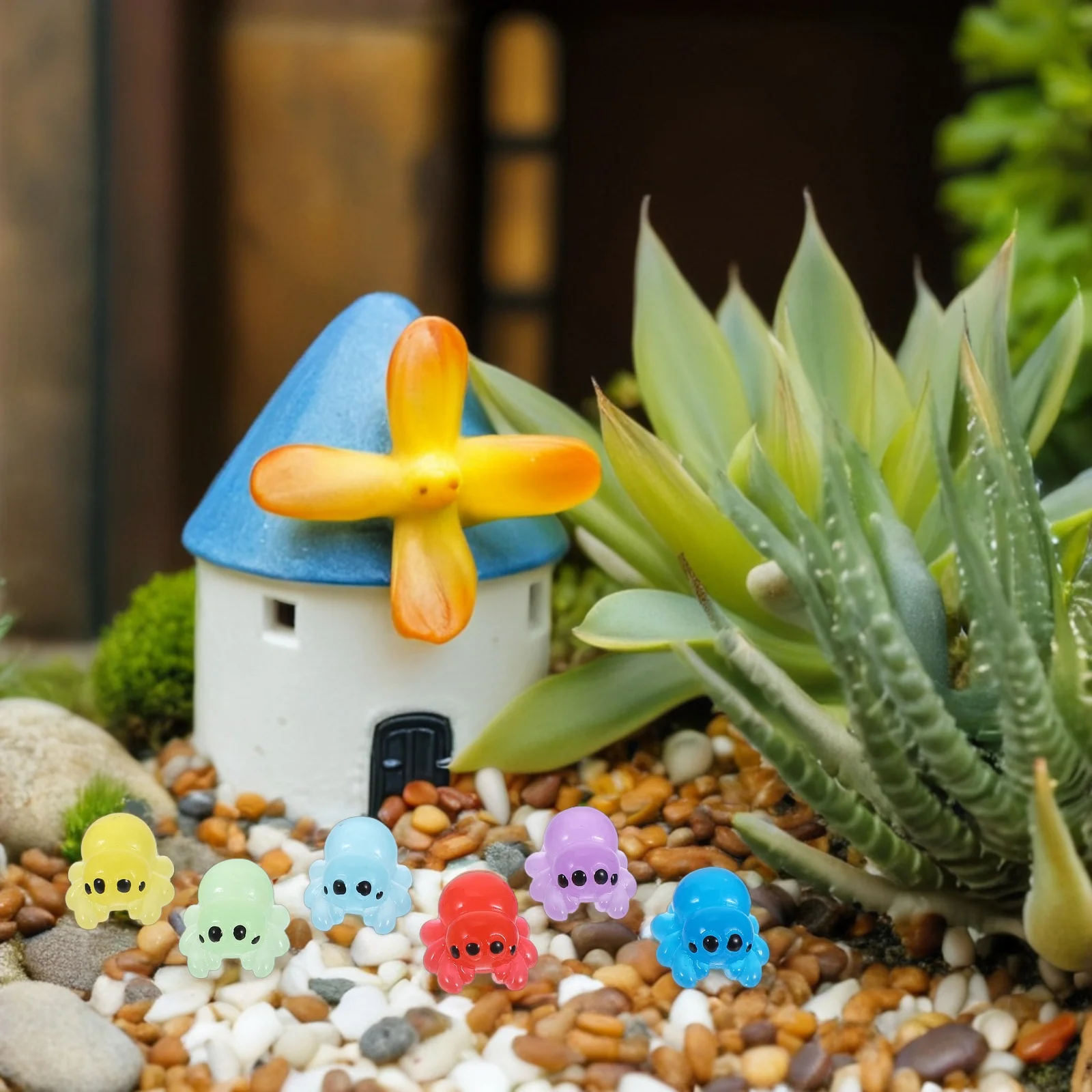 

12Pcs Glow in The Dark Micro Landscape Spiders Resin Mini Spiders for Halloween Decor Home Office Garden Luminous Small Spider