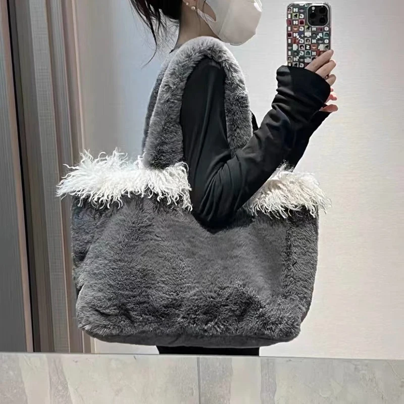 Faux Fur Travel Tote Bag for Women's Plush Luxury Design Ladies Large Capacity Handbags Soft Winter Shoulder Bags Bolsa Feminina