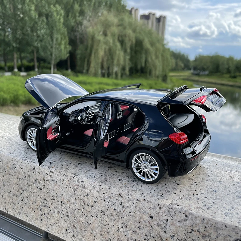 NOREV 1:18 Class A GLA A180 2018 alloy car model +small gift