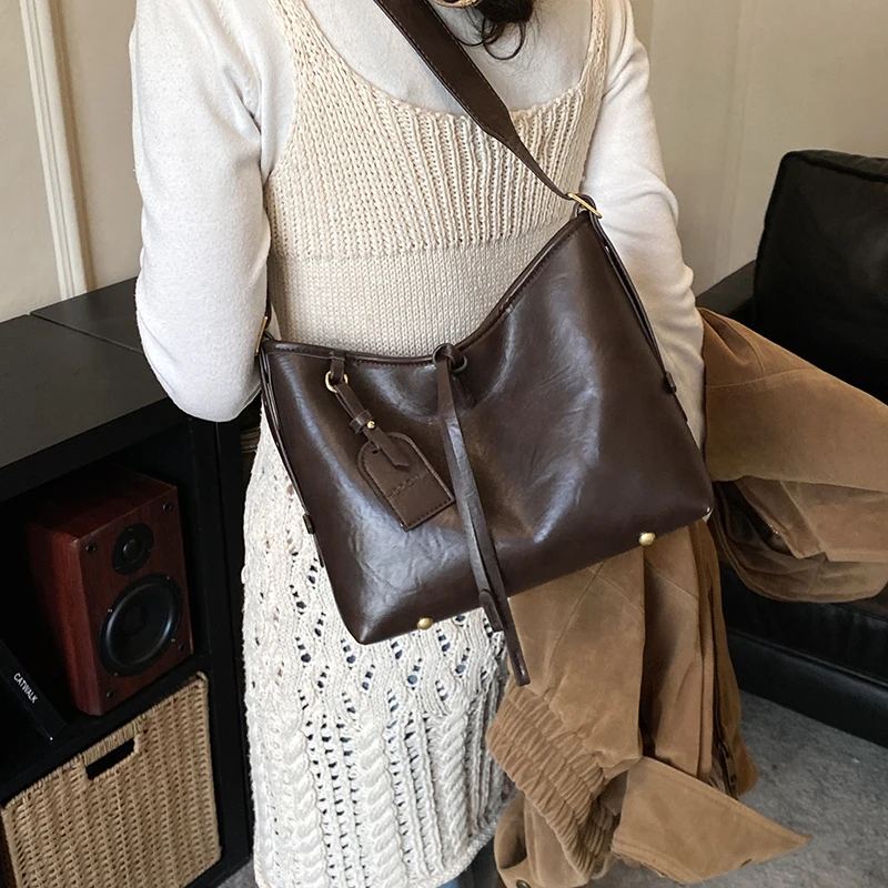 

Elegant Leather Shoulder Bag Women's Crossbody Bag Messenger Bag Tote Bags Classic By Famous Designer