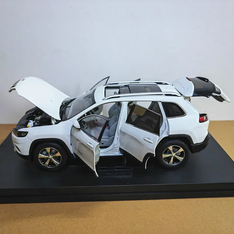 

Diecast 1:18 Scale GAC Fick JEEP Cherokee Alloy Collectible Toy Gift Souvenir Display Ornaments