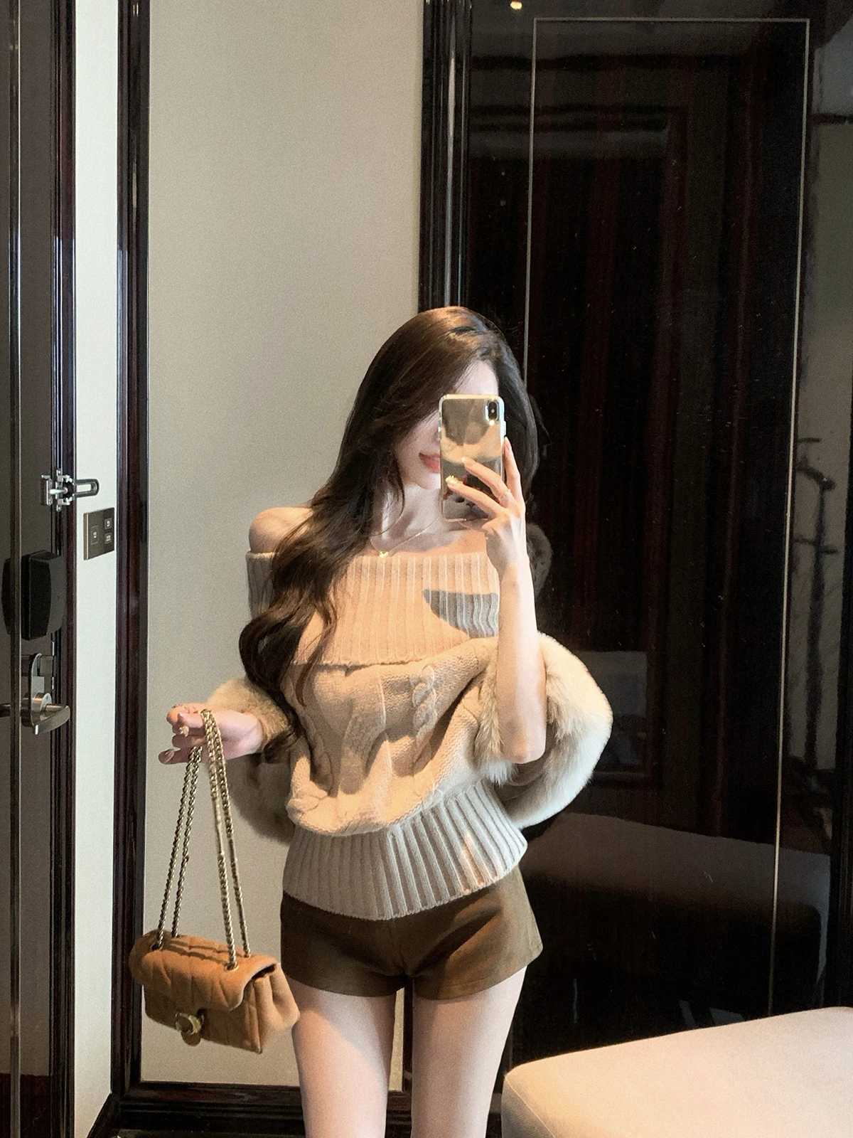 

Сексуальный вязаный свитер на одно плечо с мехом для женщин, модная осенняя одежда JustQin JinLo JiaRong, новинка 2025 года