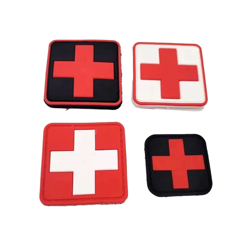 

Тактическая нашивка с эмблемой Красного Креста 3D из ПВХ с креплением на липучке для уличных рюкзаков, резиновый медицинский значок, эмблема спасательного оборудования, оптом