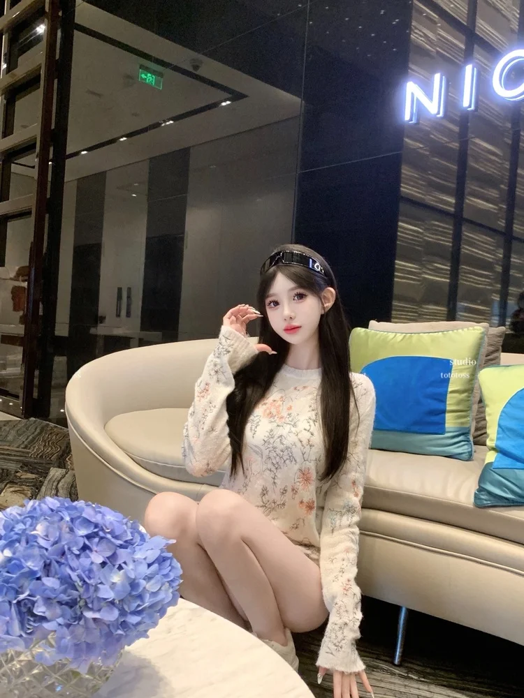 

Женская теплая хлопковая кофта с круглым вырезом и длинным рукавом, с объемной вышивкой и цветочным узором, для повседневной носки