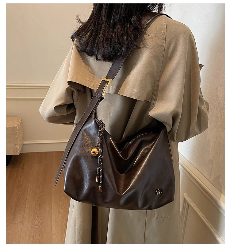 

2025 Autumn and Winter New Bag Women's Large-capacity Tote Bag