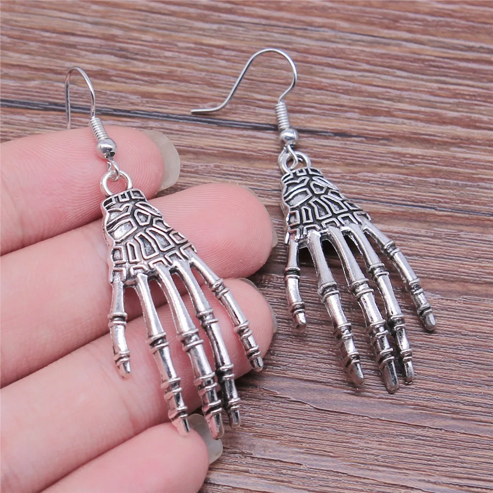 Dropshipping Drop Earrings Fashion Handmade Simple Design 2 Colors Skull Hand Pendant Earrings