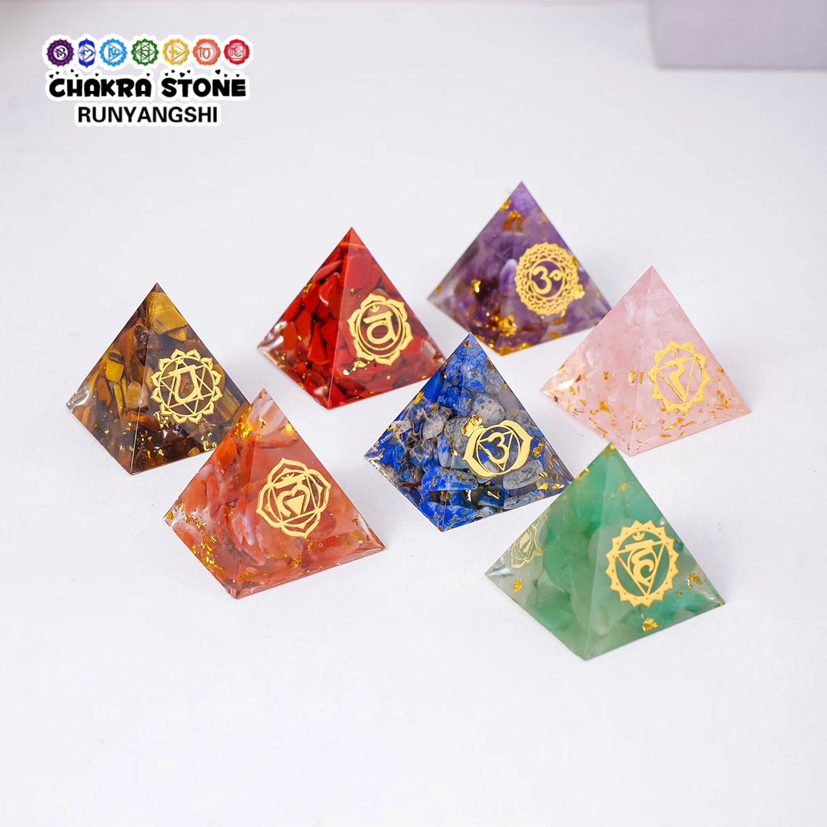 Pyramide d'énergie gommante en résine de macadam, cristal naturel, guérison des chakras, yoga, méditation, 3cm, 1 pièce