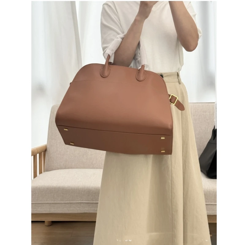 

25 year old retro large capacity genuine leather 15 inch tote bag, commuter handbag, armpit bag