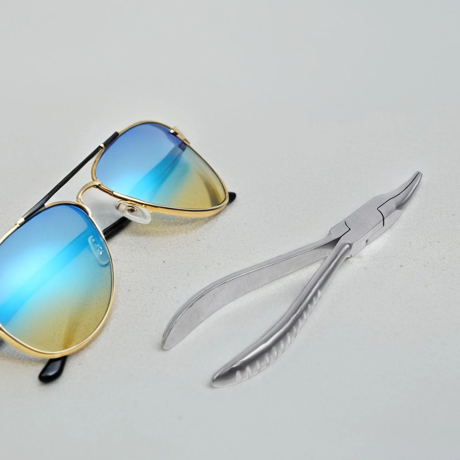 

High Precision Stainless Steel Adjustable Glasses Frame Plier Eyeglass Repair Tool for Eyewear Maintenance and Adjustment