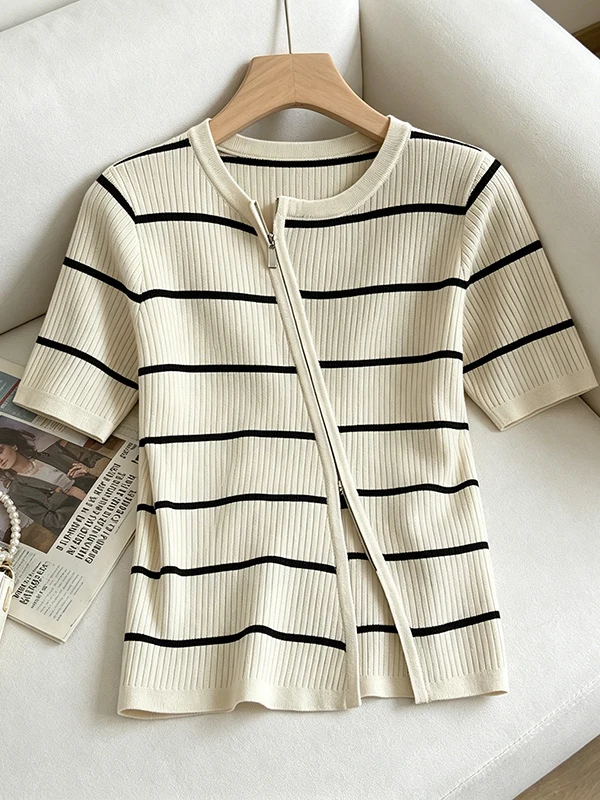 

Slimming Effect plus Size Women's T-Shirt round Neck Short Sleeve Striped Double Zipper Casual Top for Summer 2026 Commute Style
