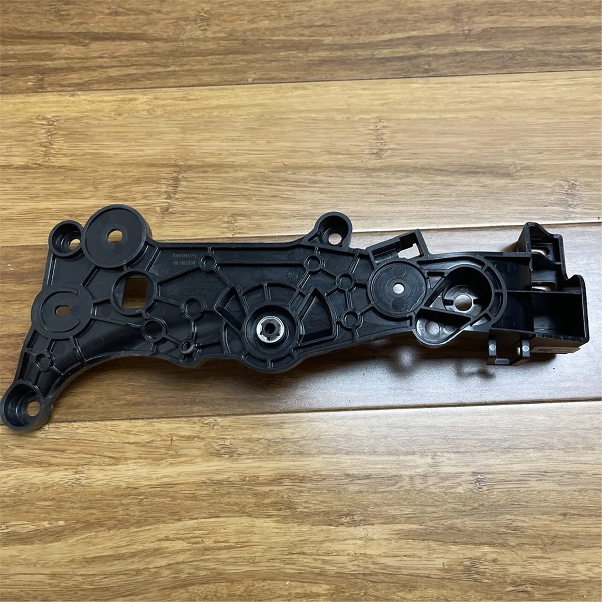

For BMW 540D XDRIVE 2018 Hood Release Handle Bracket
