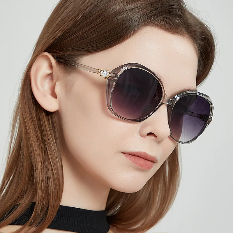 

Diamond studded sunglasses, female sunglasses, fashionable large frame, UV resistant beach photo runway show, Han Chao