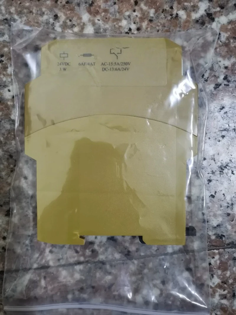 Spot original genuine photoelectric safety relay module SR4P2A1B24S for both hands button