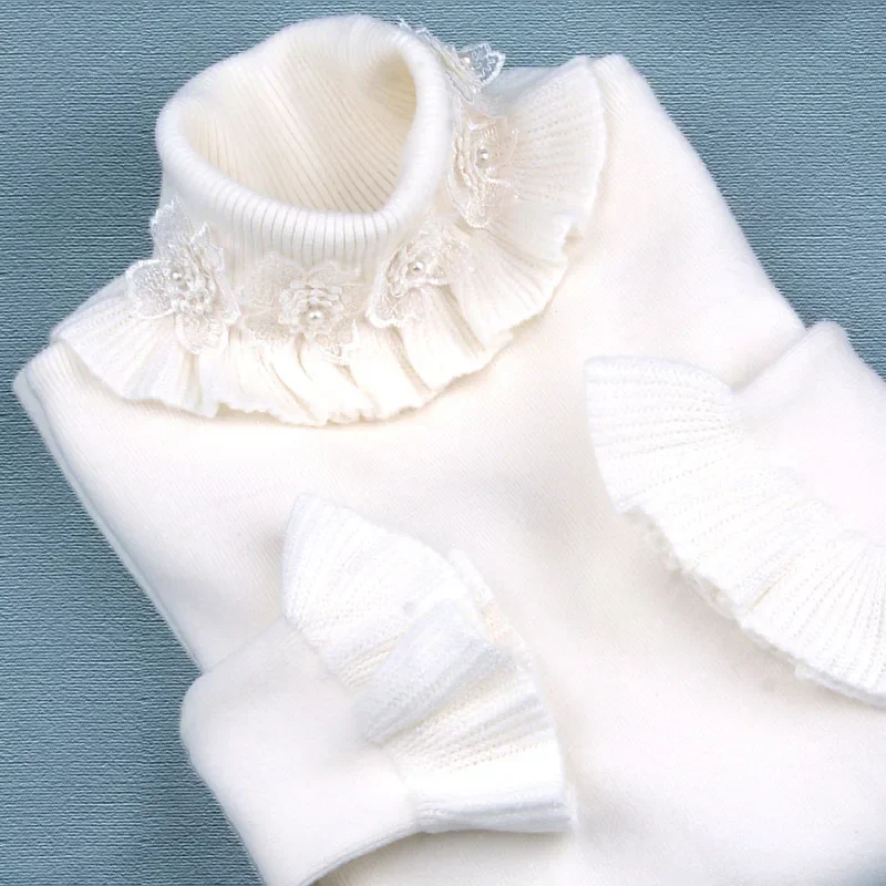 Lolita Girls Pullover Turtleneck Sweater Lace Thickened Knitted Sweater Sweet Flower Winter New Slim Fit White and Black Sweater