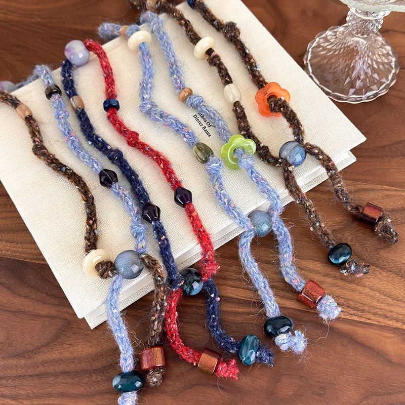 Retro Knit Yarn Beaded Pull-Through Necklace 2025 New Unique Design Sweater Chain Personalized Choker Accessory