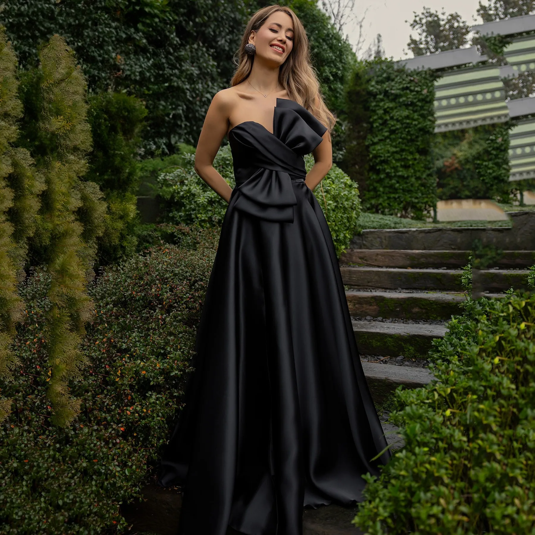 Hot Red Avond Formele Jurk Sweetheart Mouwloze Plooien Boog Satijn A-lijn Prom Pageant Partij Jassen Robe De Soiree