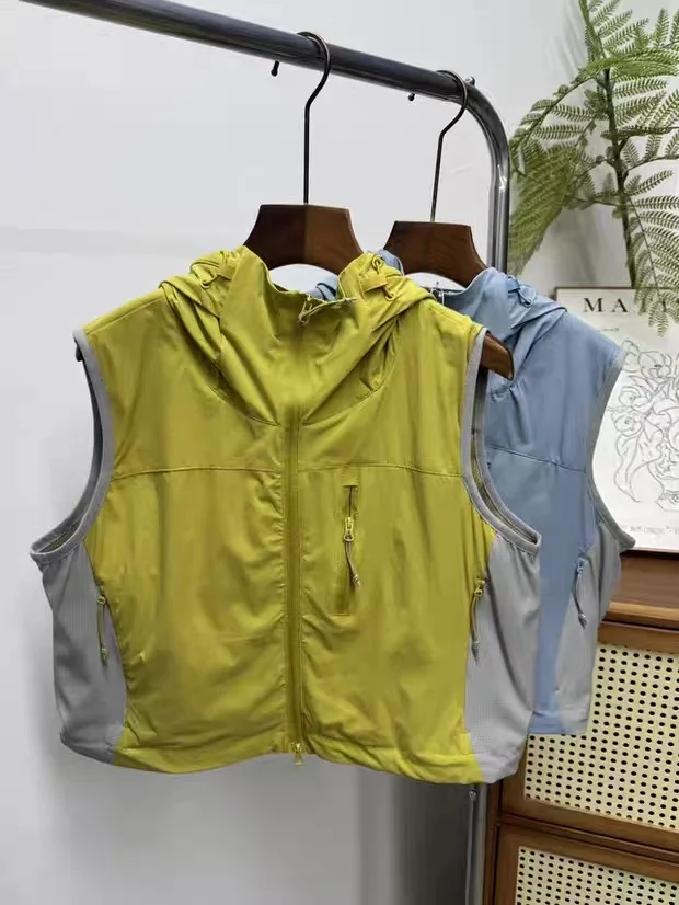 Outdoor Short Women's Vest Top Light Breathable Quick Dry Layering Sweat Wicking Jacket Zipper Closure  Color Spring Summer