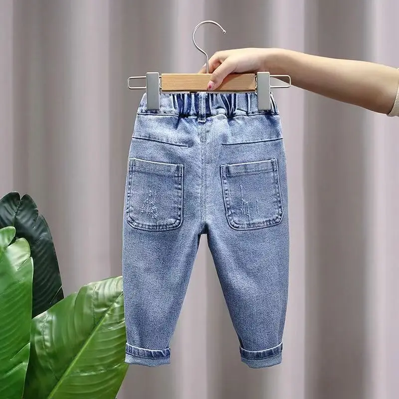 Pantaloni da bambino per bambini primavera e autunno 2023 nuova versione coreana pantaloni Jeans elastici Ultra morbidi per bambini