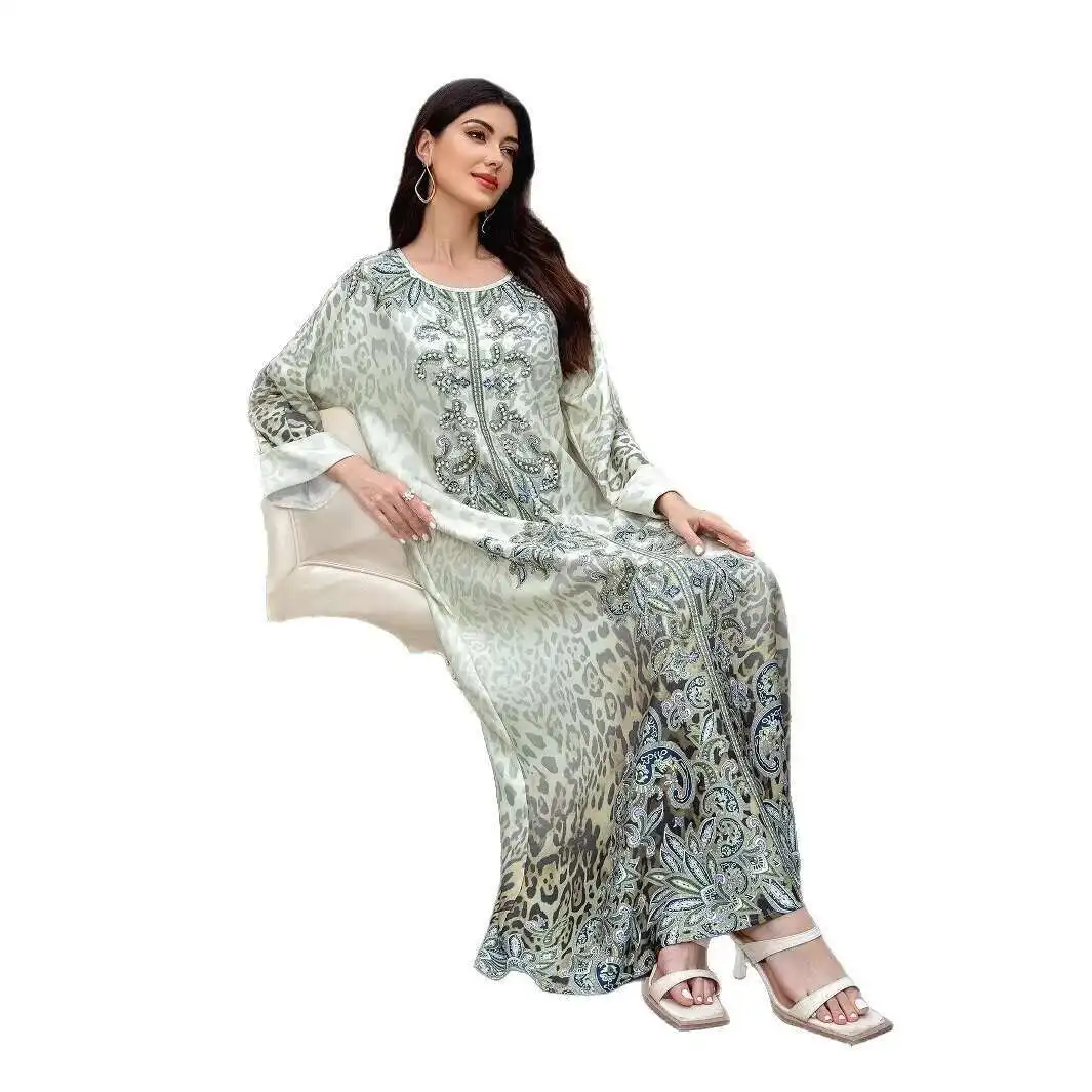 Sw1112 ผู้หญิงมุสลิมยาว Robe เสือดาวพิมพ์ลูกปัด Rhinestone ผู้หญิงชุดยาว Abaya Ramadan ดูไบหรูหราอิสลาม Elegant