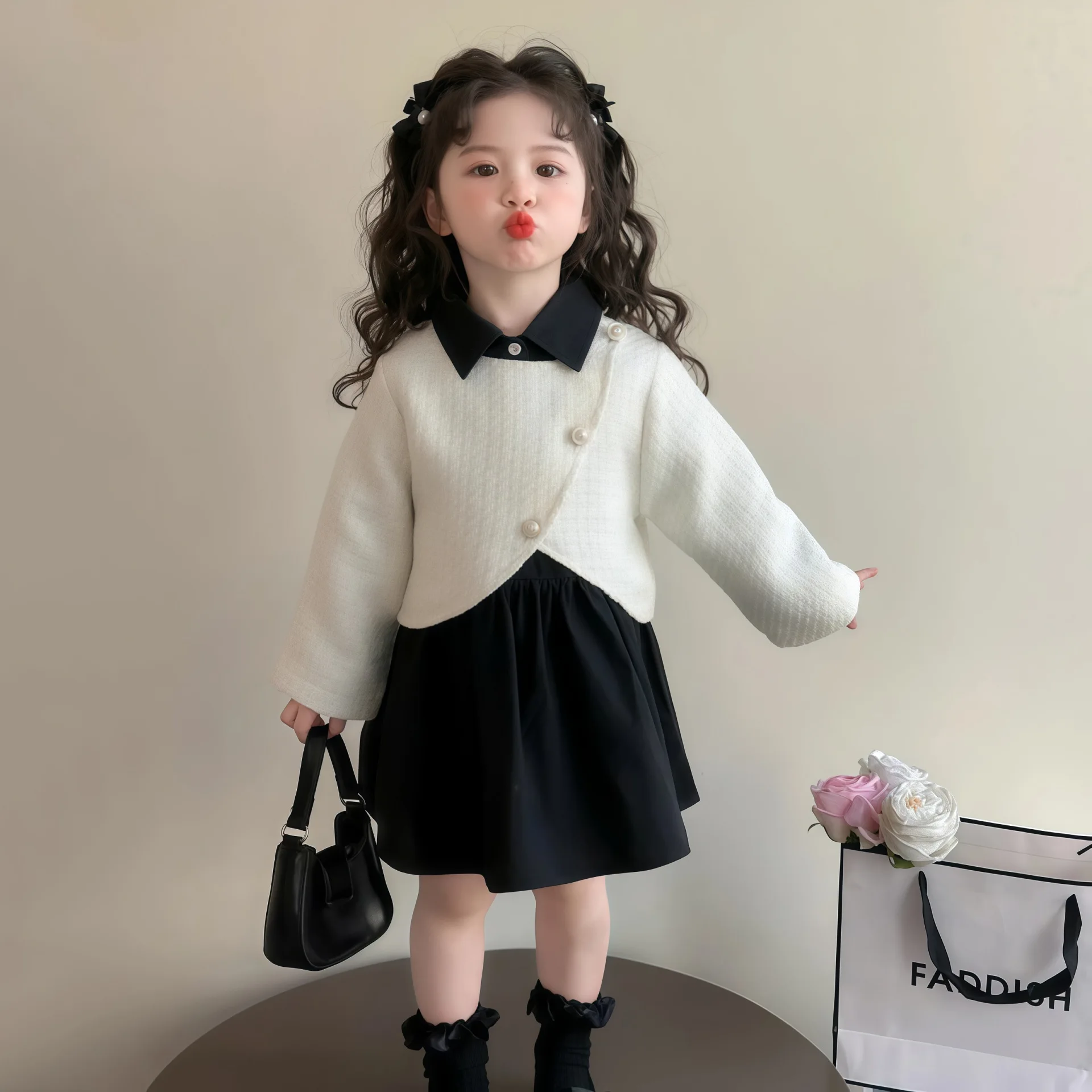 

Новый комплект одежды для девочек: легкий люксовый весенний наряд, модный комплект из двух предметов для маленьких девочек